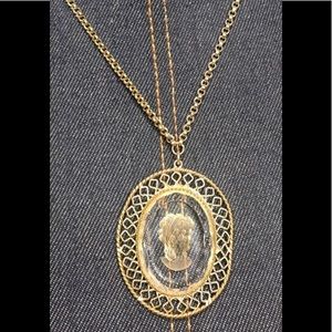 🔆 Whiting & Davis victorian cameo necklace